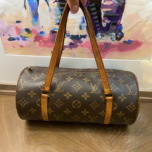 Papillon Monogram 28